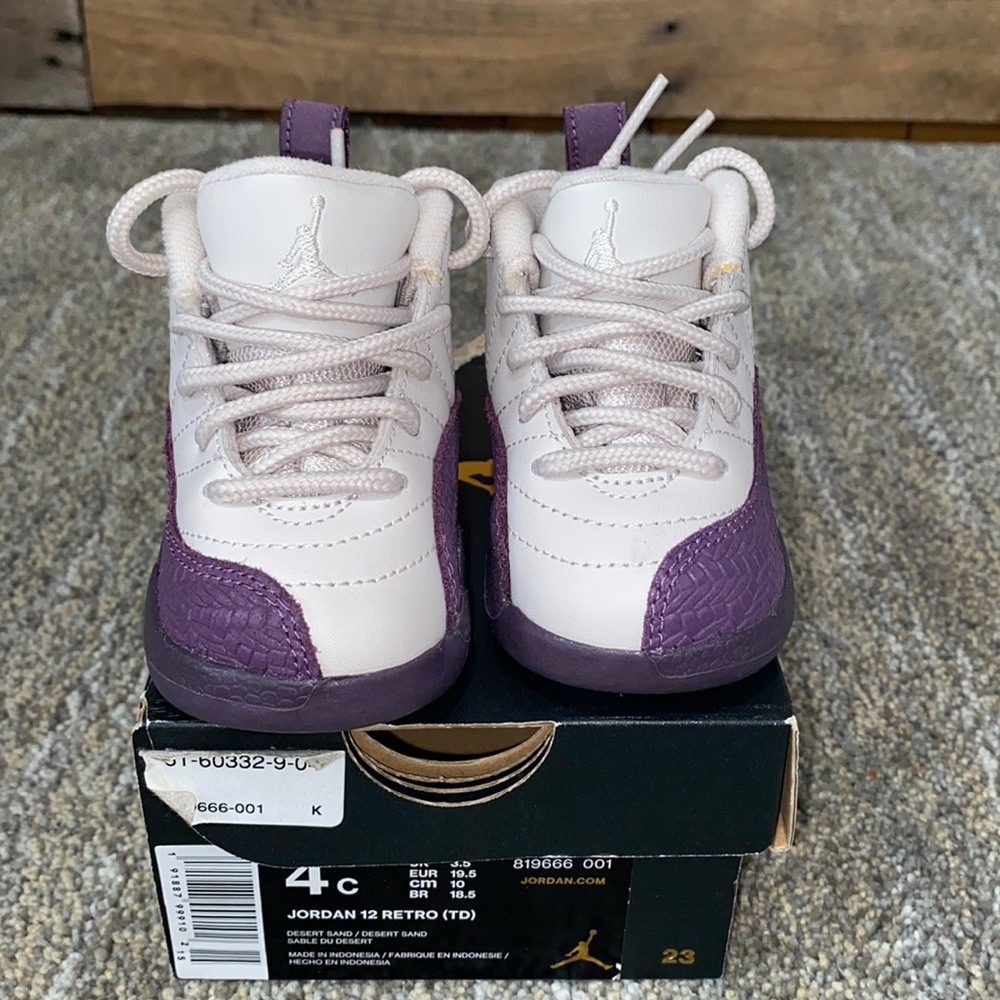 Jordan 12 Retro. Size 4C